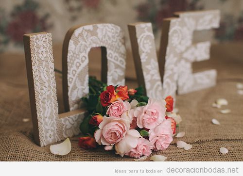 palabra-love-carton-encaje-decoracion-diy-boda